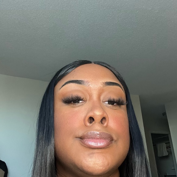 Meet Your Posher - Picture 2 of 5